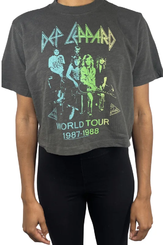 Def Leopard World Tour Tee Shirt by Junk Food Notch Collar Peter Pan Collar Cowl Neck